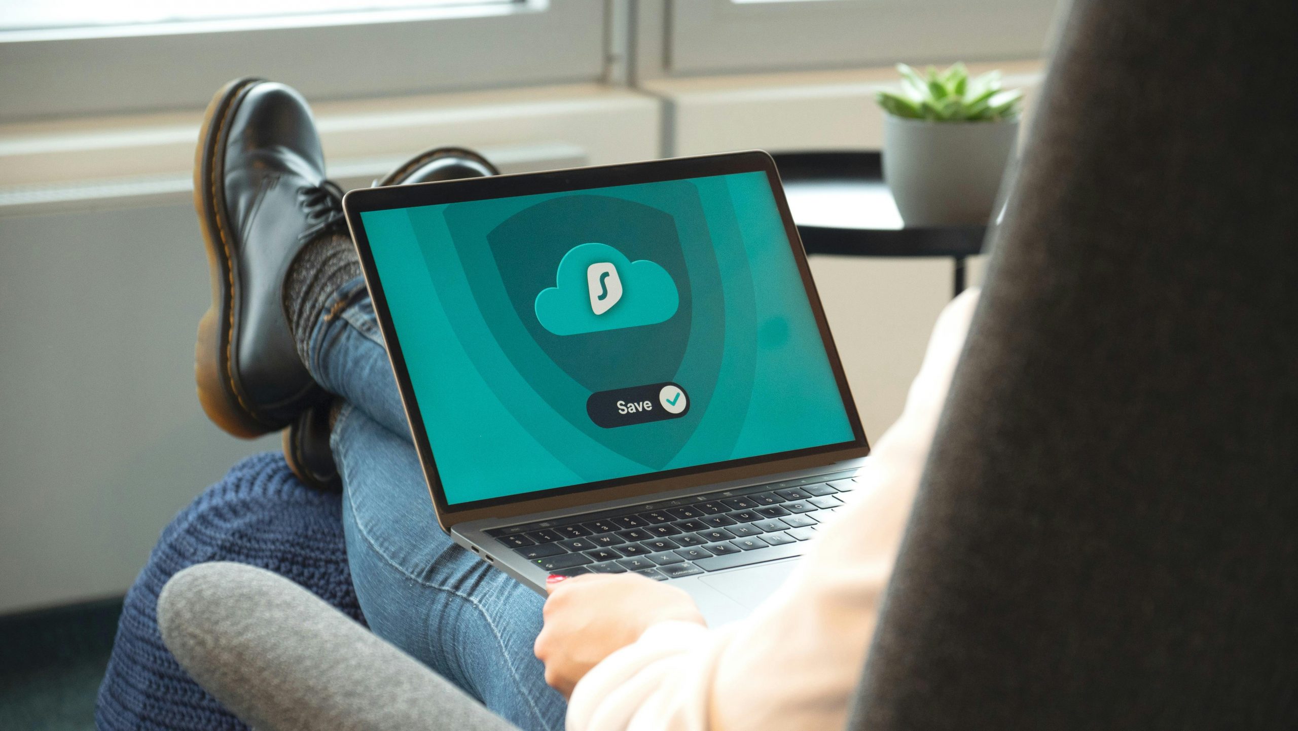 what does a vpn hide